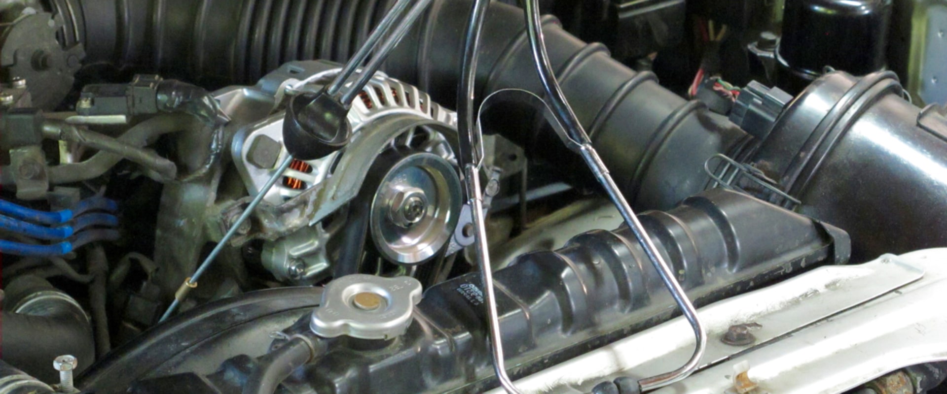 Using an Automotive Stethoscope to Locate Mechanical Faults