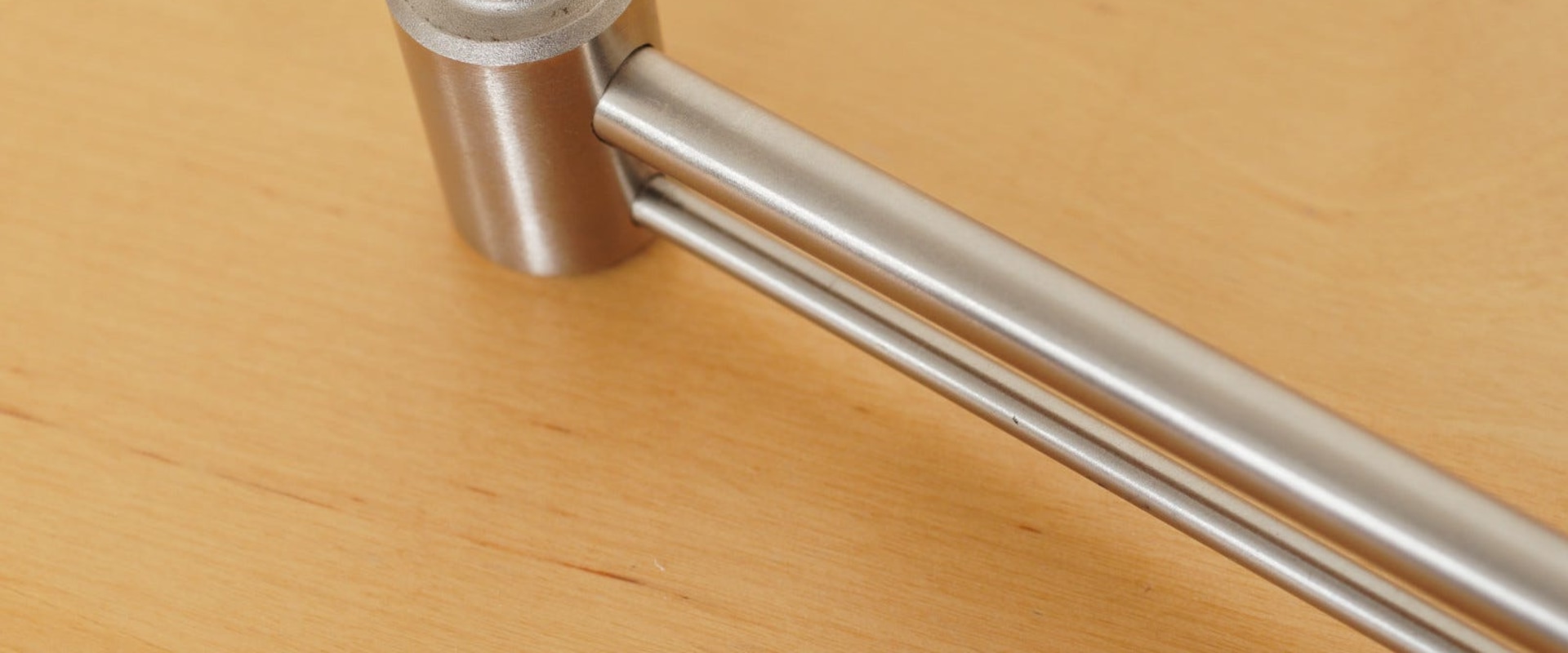 How to Use a Torque Wrench to Tighten Bolts Correctly