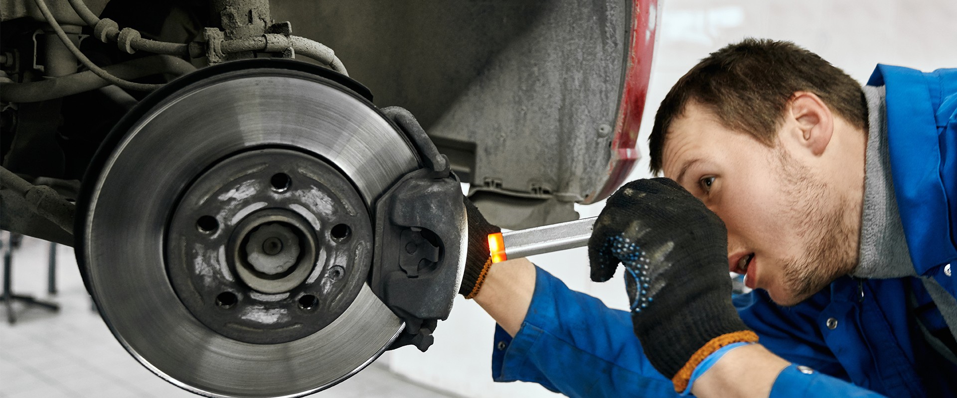 Replacing Worn Out Brakes: A Comprehensive Auto Repair Tip