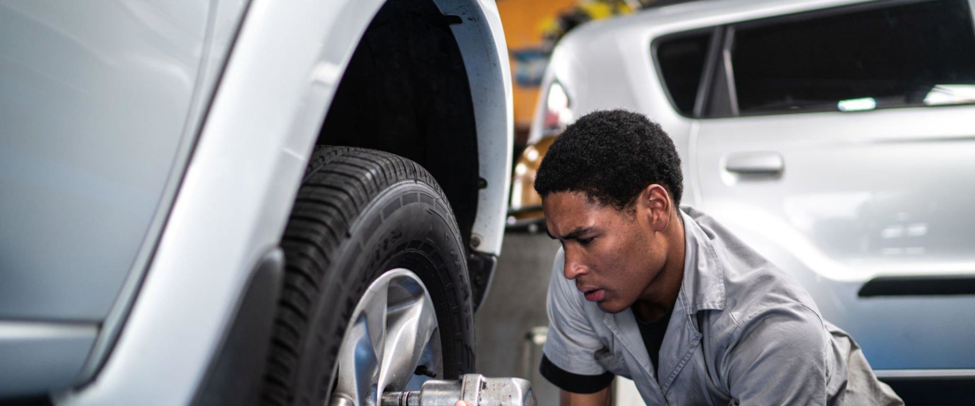 The Ultimate Auto Repair Guide: Tips and Tricks from an Expert